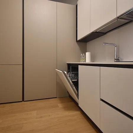 Welc-om Corso Milano 아파트 *